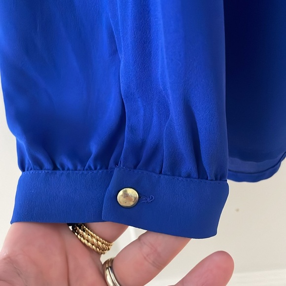 Banana Republic Drapey V-Neck Blouse - Picture 3 of 5